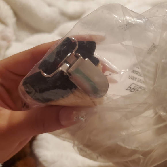 Lion Tail Clip On - Picture 2 of 3